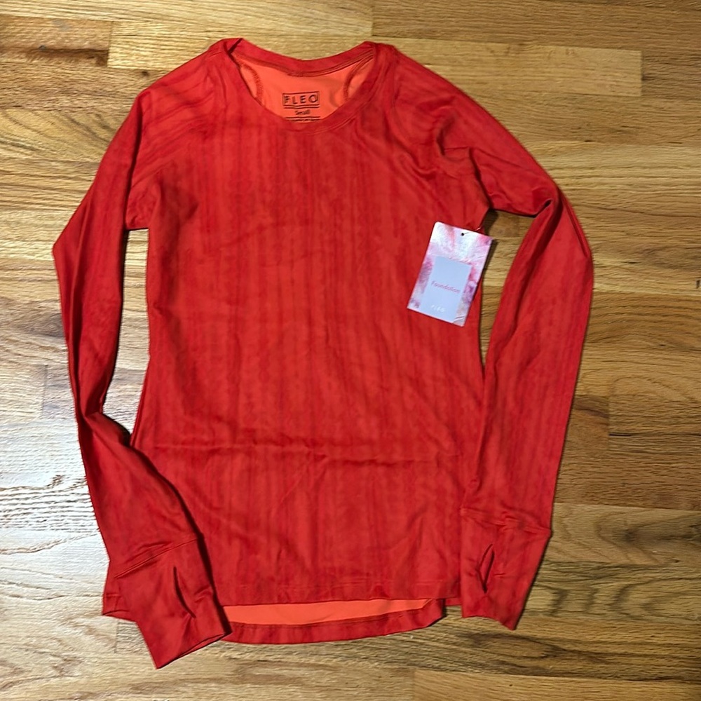BNWT Fleo Foundation long sleeve